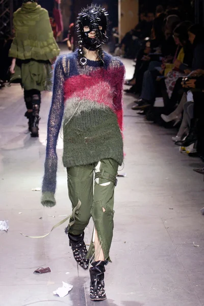 Look 19